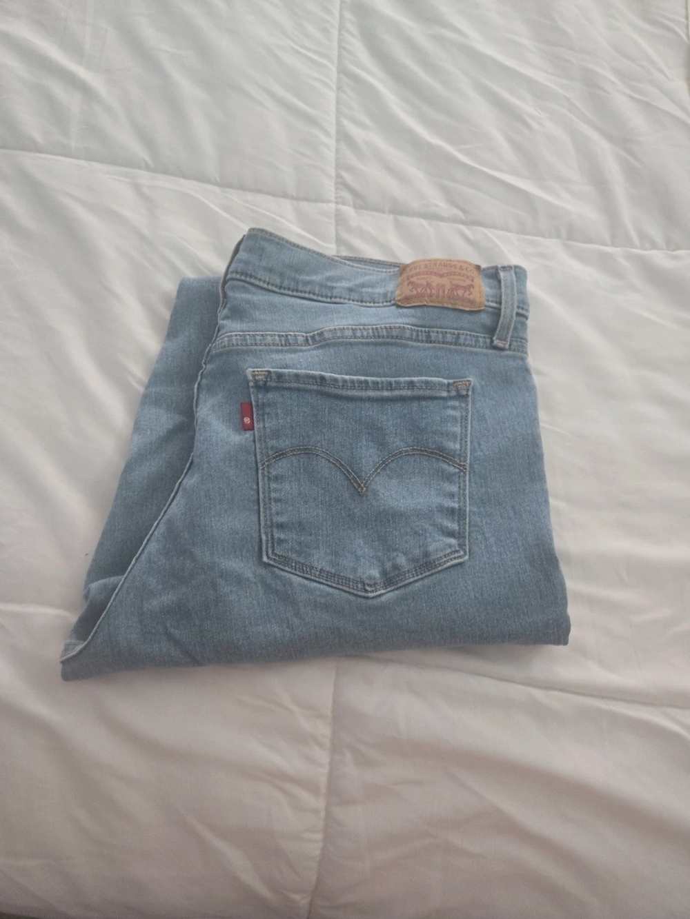 Levi's Women’s Light Blue High-Rise Jeans